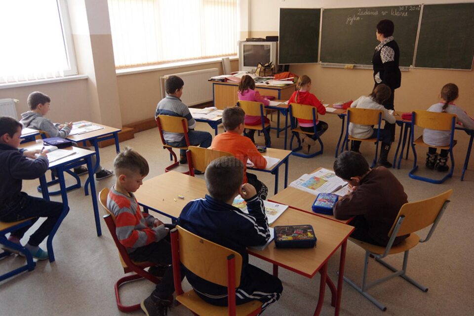 Scenariile de funcționare școlilor, începând din data de 8 martie