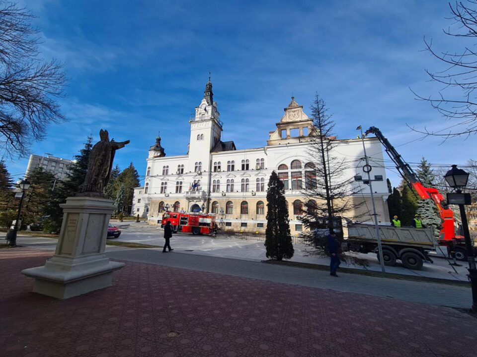 Palatul Administrativ a doua zi după incendiu