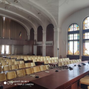 Imagini cu dezastrul din interiorul Palatului Administrativ