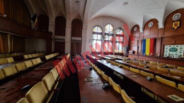 Imagini apocaliptice din interiorul Prefecturii Suceava după incendiul de sâmbătă
