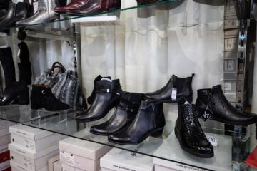 În magazinele „La Strada” găsiți toate produsele din colecția toamnă-iarnă la jumătate de preț. Foto Ema Motrescu