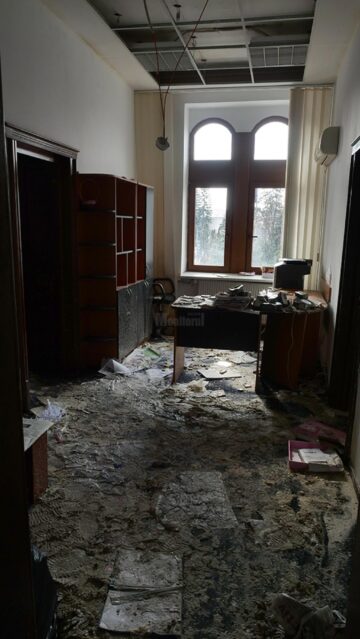 Imagini cu dezastrul din Palatul Administrativ Suceava. Întrebare cheie în anchetă: De ce nu au pornit senzorii de incendiu?