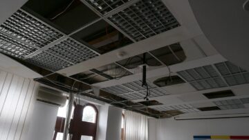 Imagini cu dezastrul din Palatul Administrativ Suceava. Întrebare cheie în anchetă: De ce nu au pornit senzorii de incendiu?