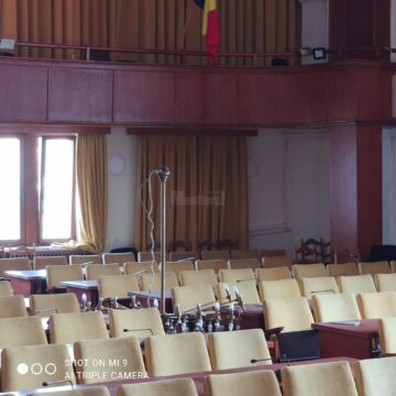 Imagini cu dezastrul din Palatul Administrativ Suceava. Întrebare cheie în anchetă: De ce nu au pornit senzorii de incendiu?