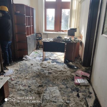 Imagini din interiorul Prefecturii Suceava după incendiu