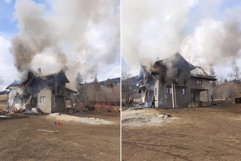 Casă parțial distrusă de un incendiu izbucnit din apropierea centralei