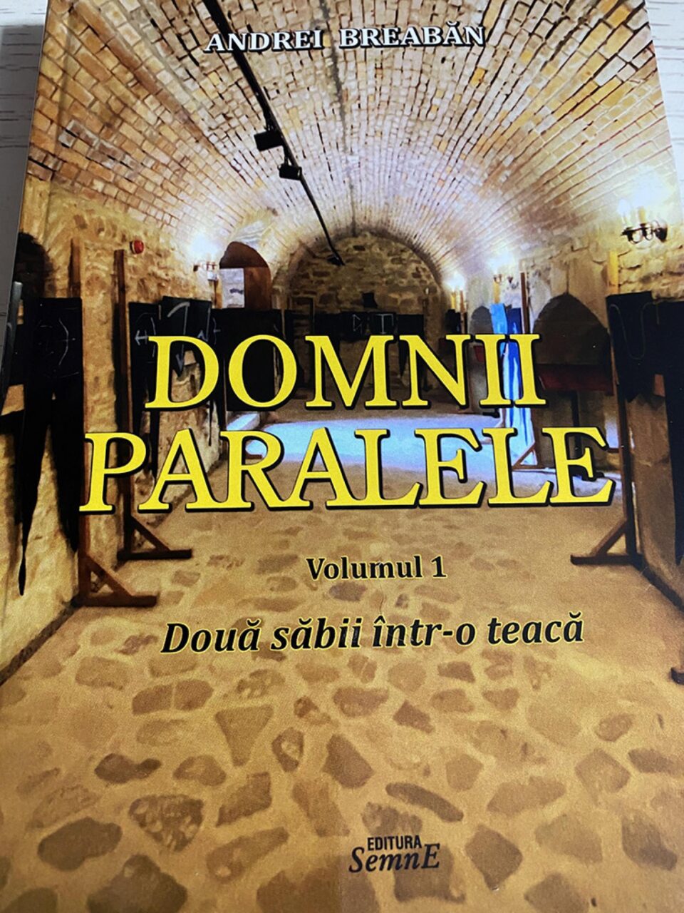 „Domnii paralele”, de Andrei Breabăn