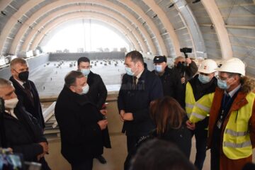 Vizita ministrului Attila Cseke la bazinul didactic de înot de la Rădăuți