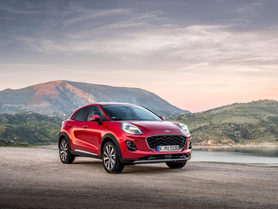 Noul Ford Puma, echipat cu motor de 1.0 l EcoBoost Hybrid, în varianta cu transmisie automată în 7 trepte este disponibil acum pentru comandă la UNION CARS - dealerul tău Ford din Suceava!