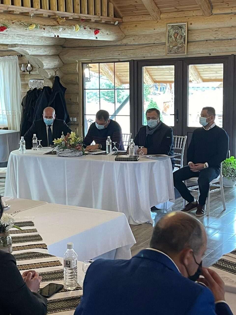 Ministrul Dezvoltării, Lucrărilor Publice și Administrației, Attila Cseke, s-a întâlnit sâmbătă cu primarii municipiilor și orașelor din județul Suceava