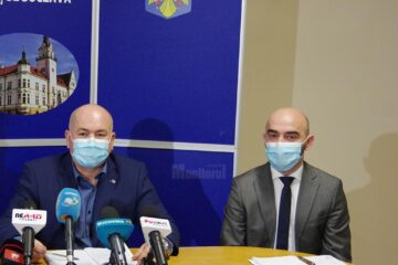 Prefectul Iulian Cimpoeșu și subcomisarul Alexandru Duțuc