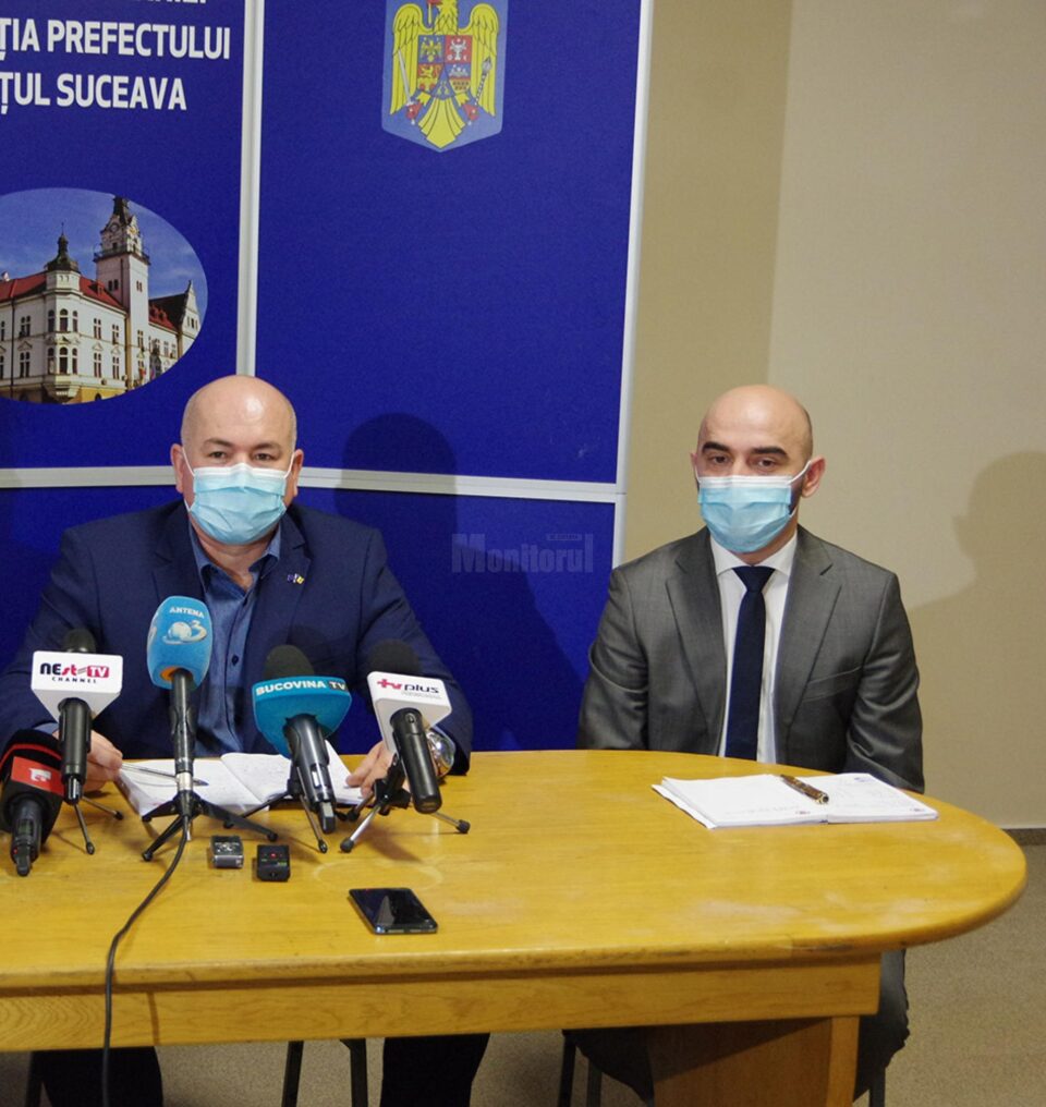 Prefectul Iulian Cimpoeșu și subcomisarul Alexandru Duțuc