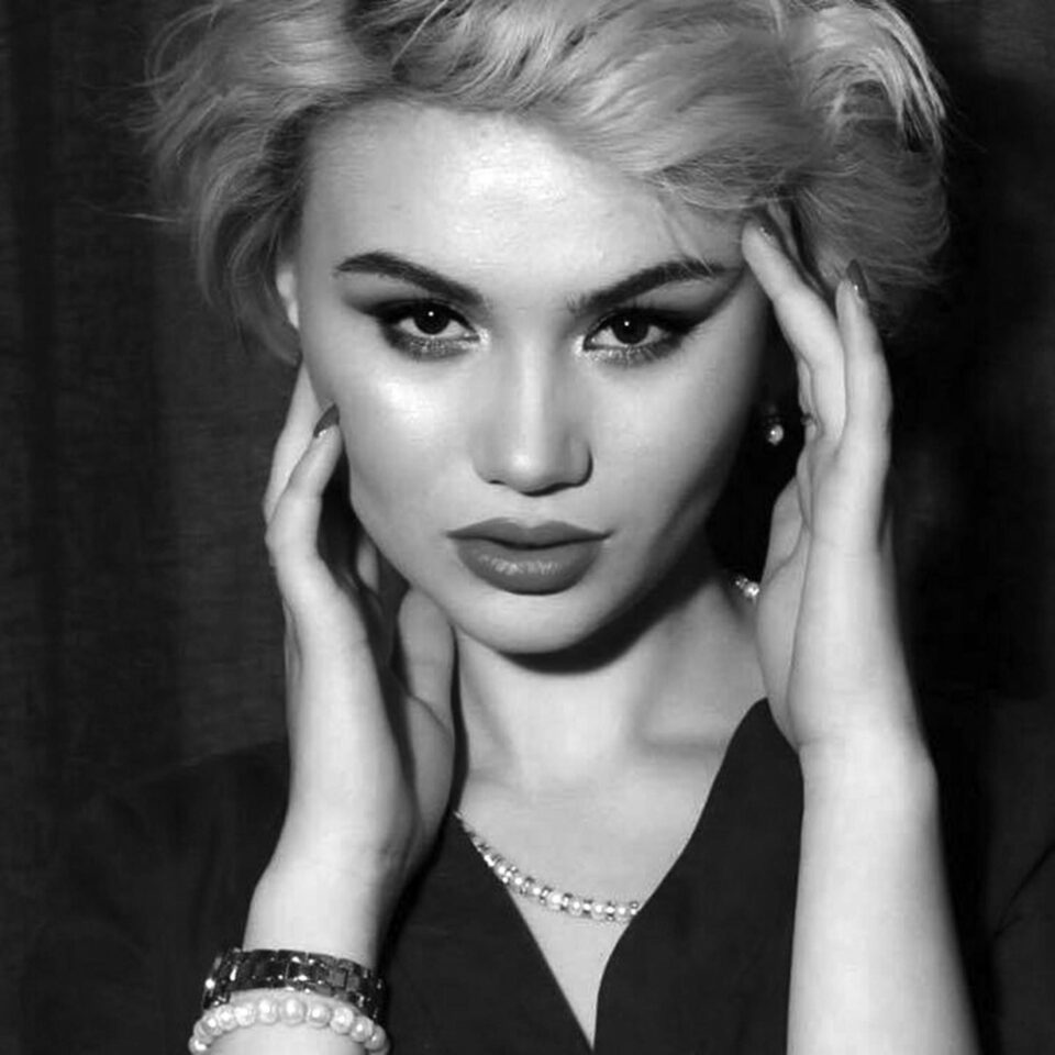 Tânăra care s-a sinucis la Iași