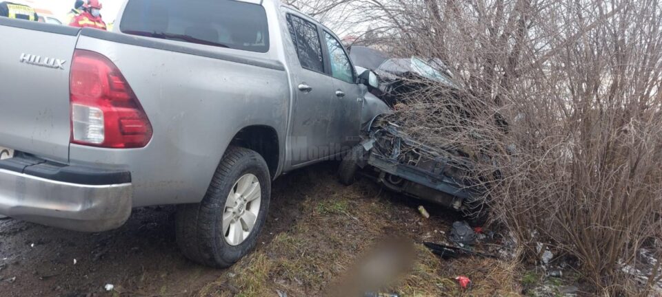 Accident cu două victime încarcerate, la Pătrăuți