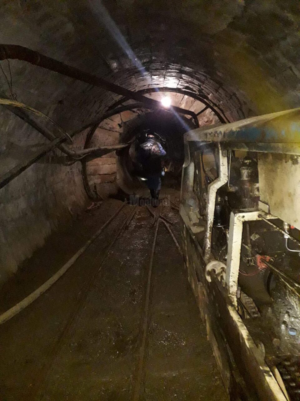 Ortacii de la minele de uraniu de la Crucea și Botușana rămân, în continuare, blocați în subteran Ortacii de la minele de uraniu de la Crucea și Botușana rămân, în continuare, blocați în subteran