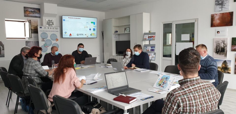 Prin proiectul SMART4YOUTH se urmărește creșterea accesului la o educație de calitate pentru 200 de tineri