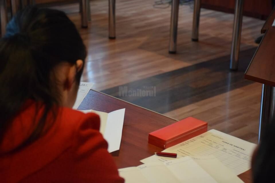4.736 de elevi suceveni au susținut miercuri proba la alegere a profilului și specializării din cadrul simulării bacalaureatului 4.736 de elevi suceveni au susținut miercuri proba la alegere a profilului și specializării din cadrul simulării bacalaureatului