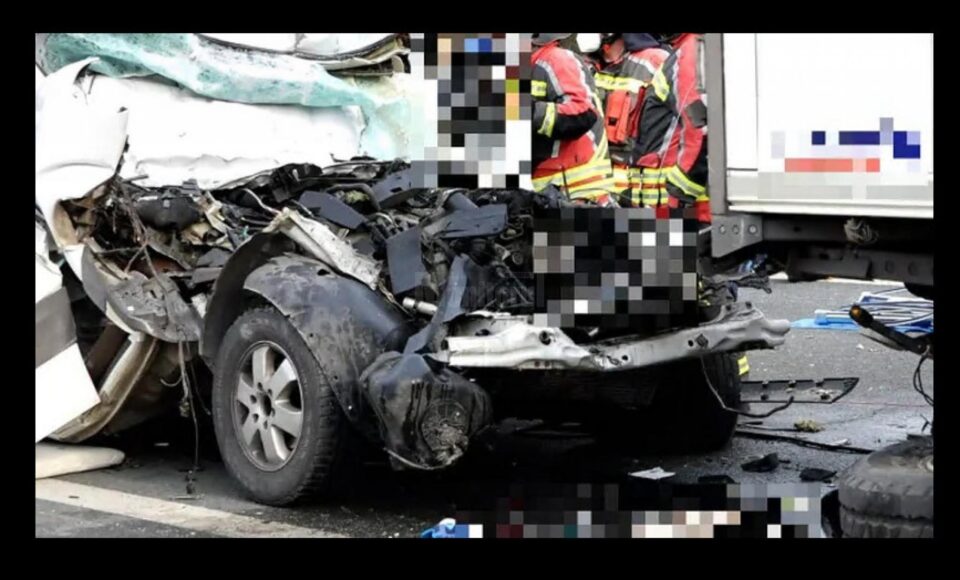 Patronul unei firme de transport din Suceava, cumnatul său și încă o persoană au murit într-un cumplit accident în Germania. Foto stiridiaspora.ro