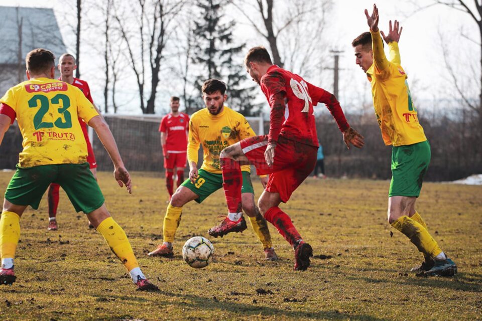 Foresta și Bucovina Rădăuți au parte de meciuri tari în etapa a XIII-a. Foto Cristian Plosceac Foresta și Bucovina Rădăuți au parte de meciuri tari în etapa a XIII-a. Foto Cristian Plosceac