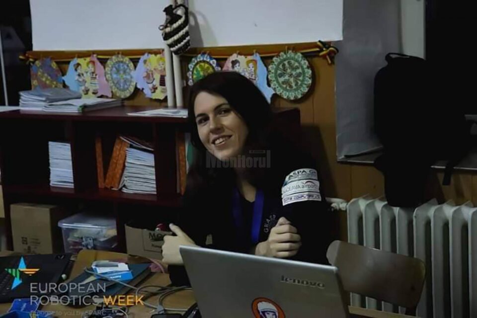 Andreea Anastasiu este elevă în clasa a XI-a la profilul Matematică-Informatică