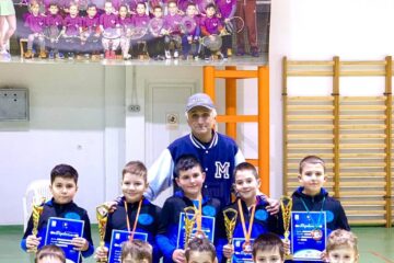 Premianții și antrenorul Marcel Dascălu