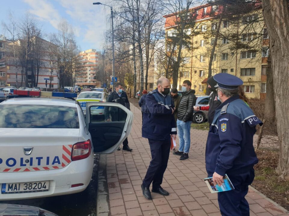 Trei tineri au încasat amenzi de 3.000 de lei, după o bătaie în fața magazinului Albina