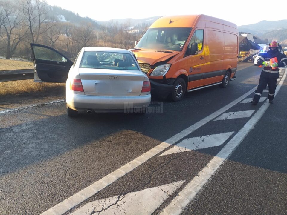 Trei persoane rănite, după un accident petrecut la ieșirea din Câmpulung Moldovenesc Trei persoane rănite, după un accident petrecut la ieșirea din Câmpulung Moldovenesc