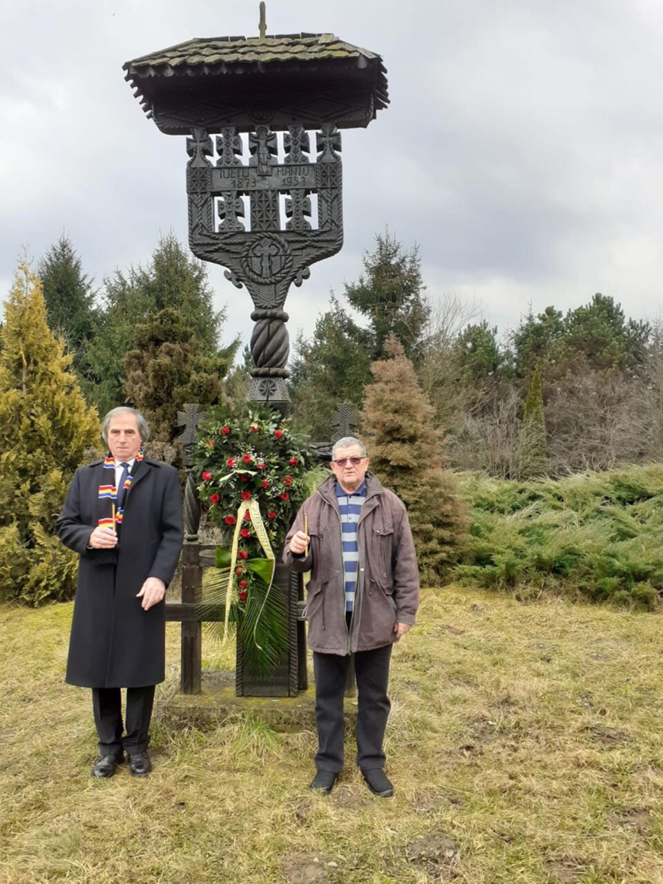 Petrea Dulgheru și Gheorghe Siman, la cimitirul săracilor