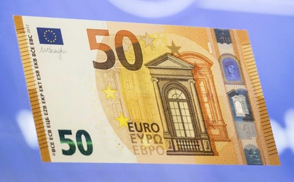 O femeie care a încercat să mituiască un polițist cu 50 de euro, condamnată de judecători Foto epochtimes-romania.com O femeie care a încercat să mituiască un polițist cu 50 de euro, condamnată de judecători Foto epochtimes-romania.com