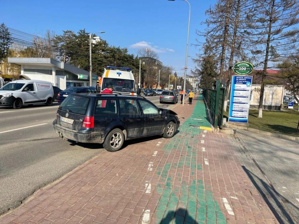 Cele două mașini implicate în accident