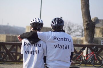 Tinerii ATOS au marcat „Marșul pentru viață!” printr-o plimbare cu bicicletele prin municipiul Suceava