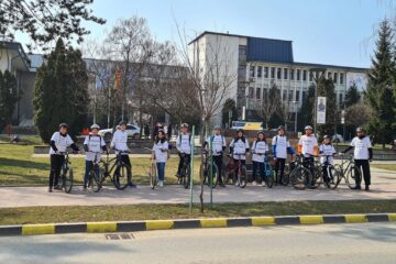 Tinerii ATOS au marcat „Marșul pentru viață!” printr-o promenadă cu bicicletele prin municipiul Suceava