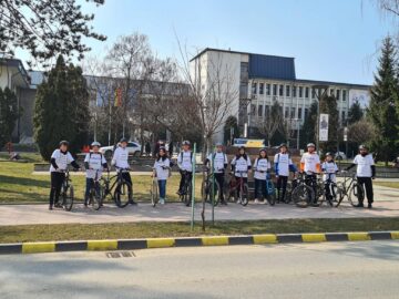 Tinerii ATOS au marcat „Marșul pentru viață!” printr-o promenadă cu bicicletele prin municipiul Suceava