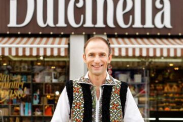 La deschiderea care va avea loc la Fălticeni miercuri, 31 martie, va fi prezent îndrăgitul cântăreț Ion Palade