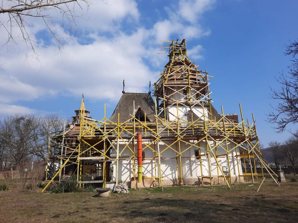 Biserica restaurată va fi punctul central al obștii de maici