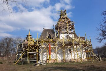 Biserica restaurată va fi punctul central al obștii de maici
