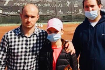 Maya Rotari încadrată de antrenorii Bogdan și Alexandru Marasin