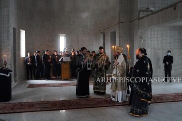 Prima Liturghie în Paraclisul Seminarului Teologic Liceal Ortodox din Suceava
