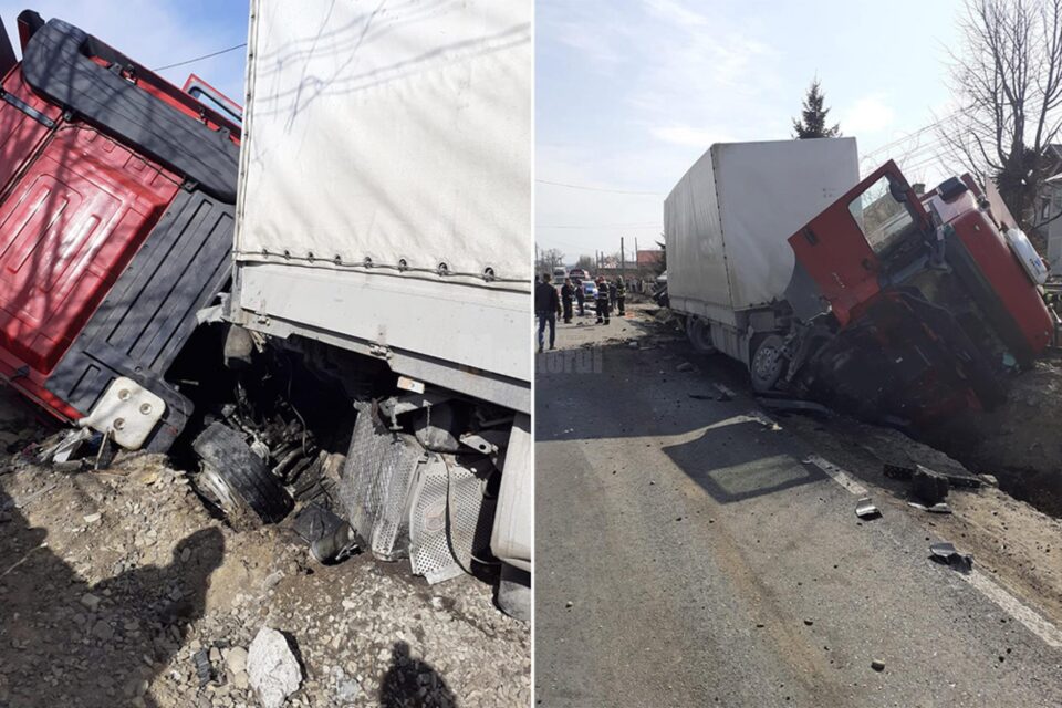 Autoutilitară măturată de pe șosea de un autotren, pe E 85