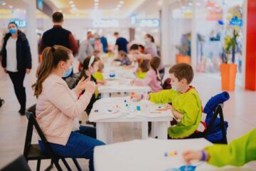 Ateliere de creație pentru copii și expoziție de obiecte handmade, la Iulius Mall Suceava