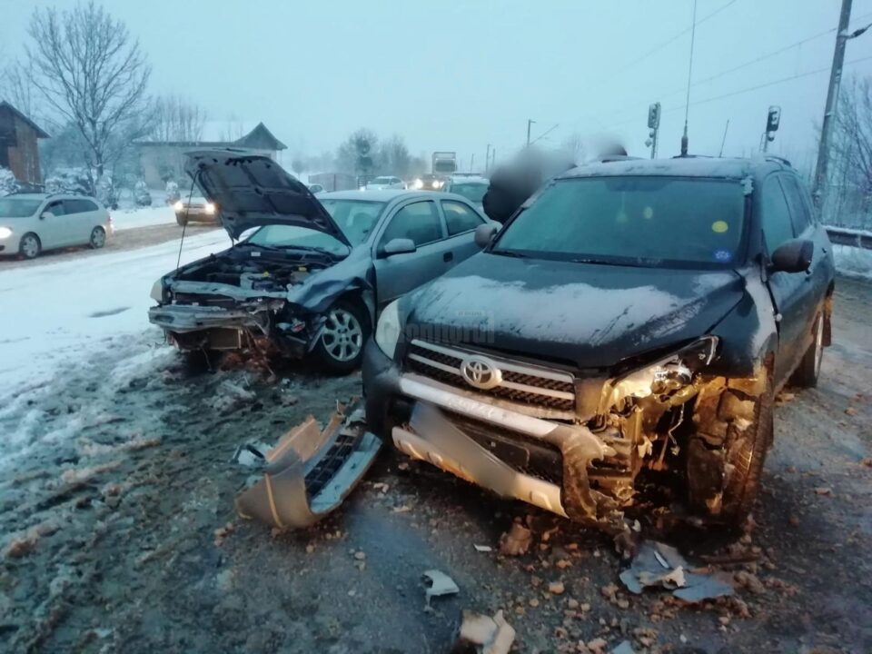Două persoane rănite după un accident la Bucșoaia