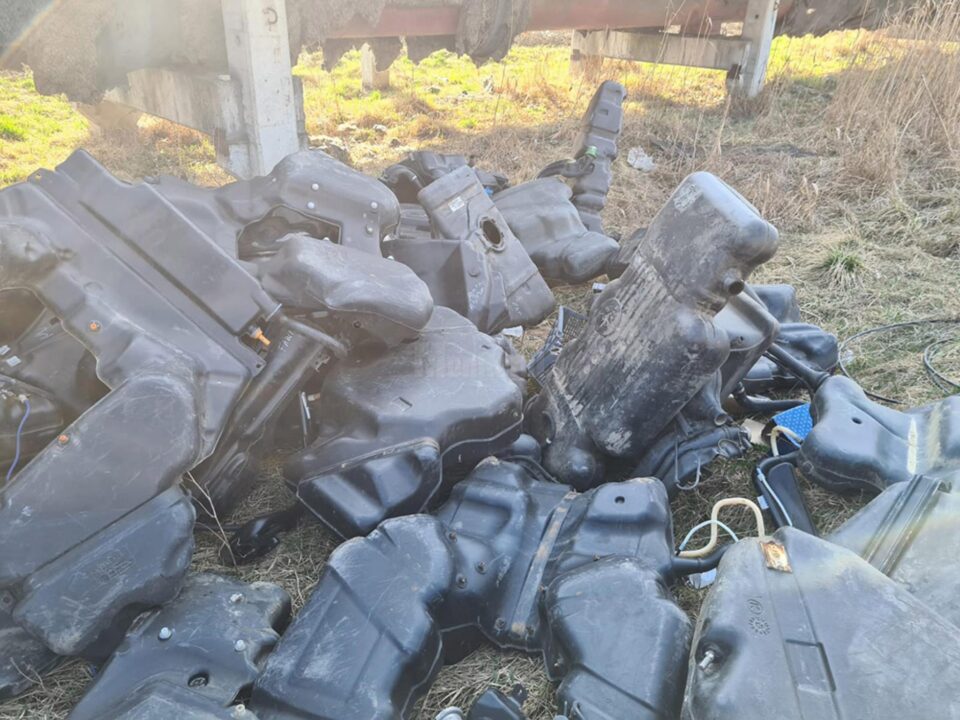 Rezervoare de mașini din dezmembrări