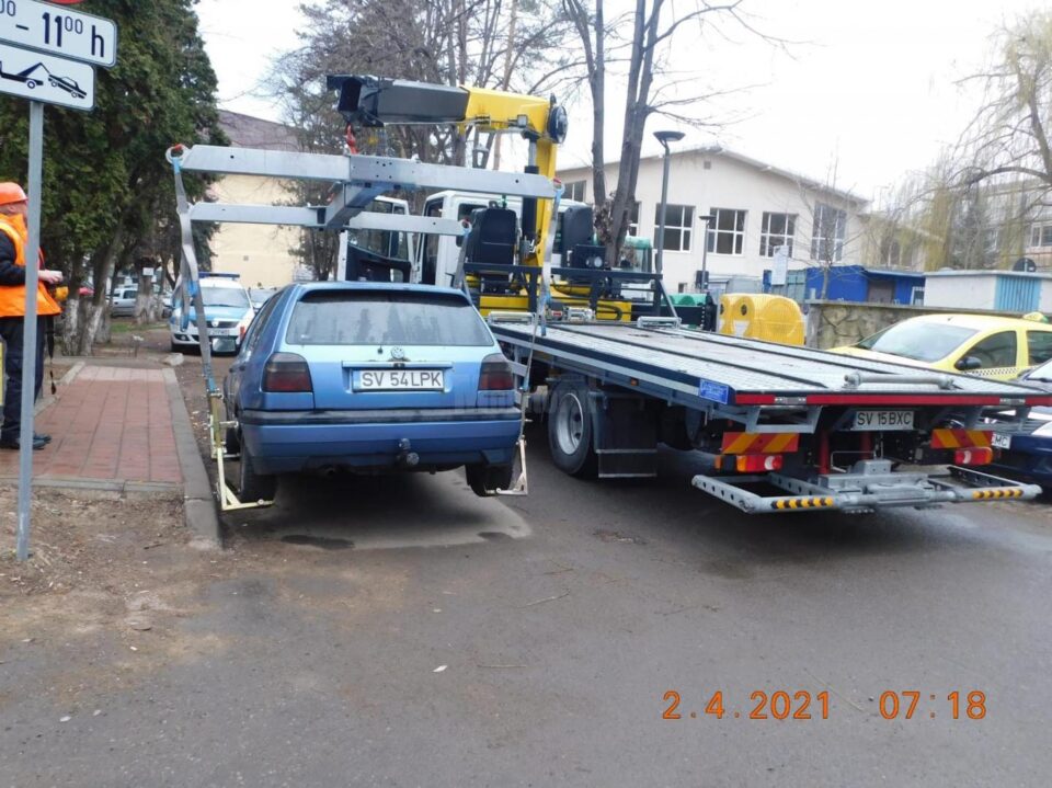 Mașina care bloca accesul la punctul de colectare a deșeurilor