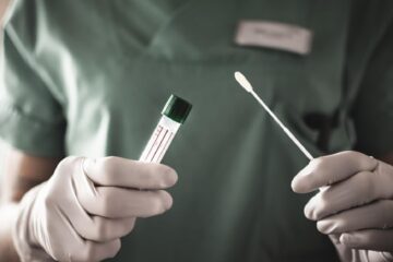 Ministerul Educației: „Toți acei părinți care doresc completarea formularelor de consimțământ anticipat pentru testare o pot face din proprie inițiativă” Foto digi24.ro
