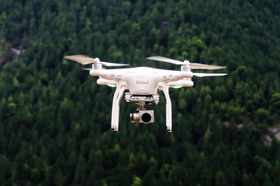 50 de drone de ultimă generație pentru supravegherea calității aerului și poluării vor survola întreaga Românie 50 de drone de ultimă generație pentru supravegherea calității aerului și poluării vor survola întreaga Românie