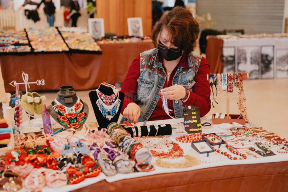 Expoziție de obiecte handmade