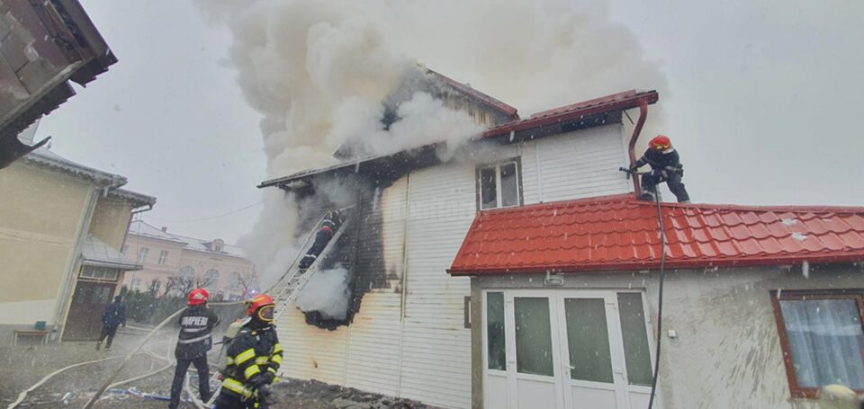 Incendiu devastator la o gospodărie din Dorna Candrenilor