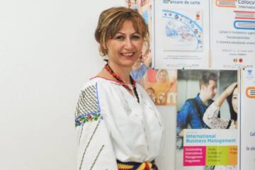 Lectorul univ. dr. Cătălina Iuliana Pînzariu