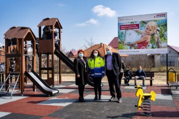 Primul loc de joacă din Dornești, realizat de Egger România pe un teren pus la dispoziție de Primărie