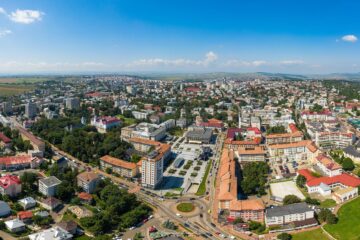Banda unică pentru transportul public în comun urmează să fie implementată în municipiul Suceava